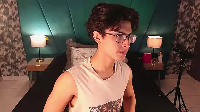 XXX chat uživo modela Aaron_Eze