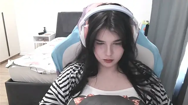LunarMia Live XXX-chat
