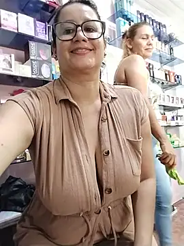 keilymadam's Live Sex Cam Show