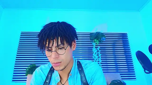 ThiiagoSaeenz Chat XXX in diretta