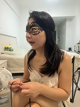 XXX chat uživo modela momo-wu