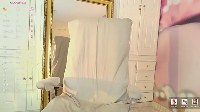 Valerykingsleyy: διαδικτυακό σόου στην κάμερα