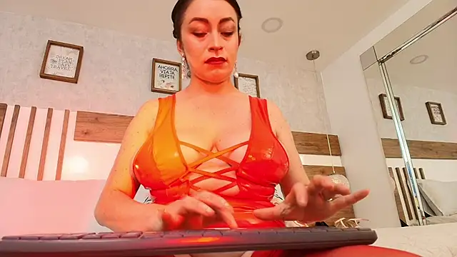 LucianaWainN's Live XXX Chat