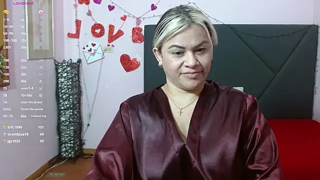 Chat +18 de pamela_echeverria ao vivo