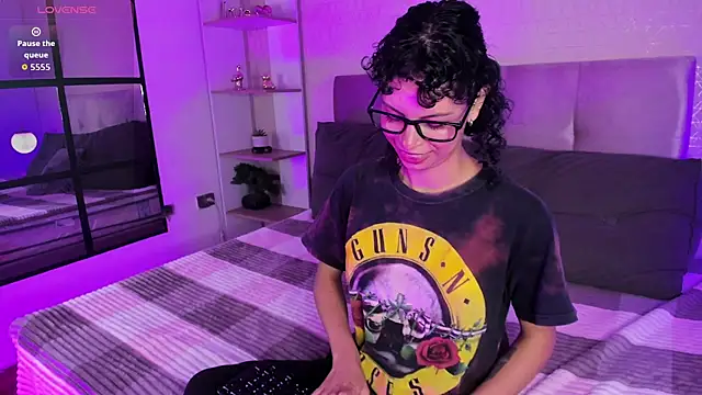 Chat +18 de AliceMadnes ao vivo