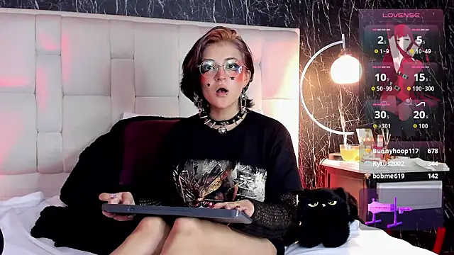YuuMikon Live XXX chat