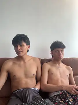 Chat XXX en directo de LYAN_DYLAN