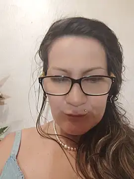 Lovely_Chiara Chat XXX live