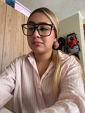 XXX chat uživo modela Miabonnett_