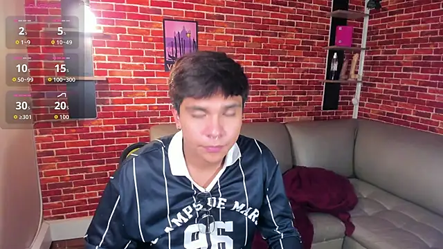 Show modela Thiago_Kozak na web-kameri