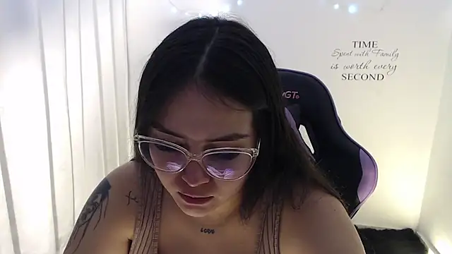 amberbakee Chat XXX in diretta