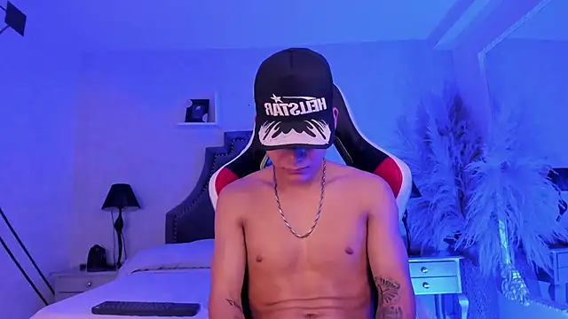 DylanRoyce_ élő XXX-chatje