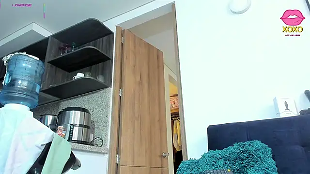 Bessie32 Live XXX Chat