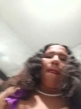 Chat +18 de TamaraaHoney ao vivo
