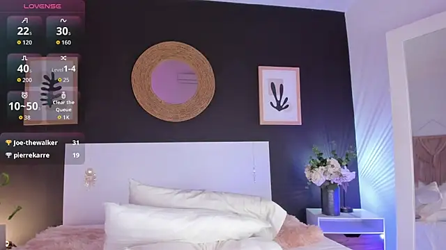 VioletPaket live XXX chat