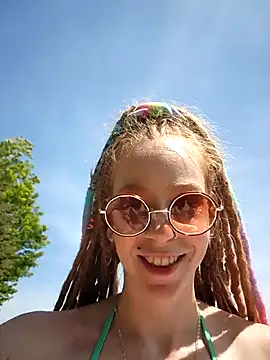 LucidLucy Adlı Modelin Canlı XXX Sohbeti