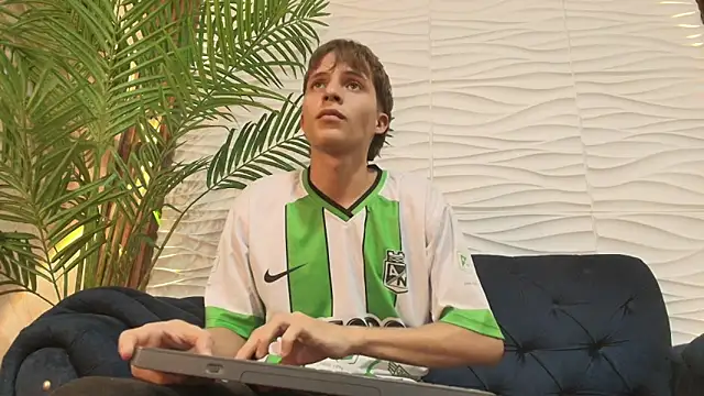 عرض كام Pavo_tv