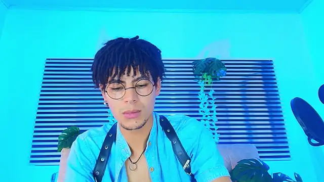 ThiiagoSaeenz লাইভ XXX চ্যাট