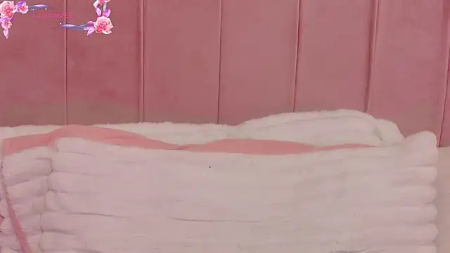 MoollyLove Chat XXX live