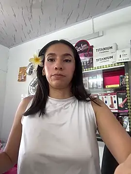 lunaluxury22 Adlı Modelin Canlı XXX Sohbeti