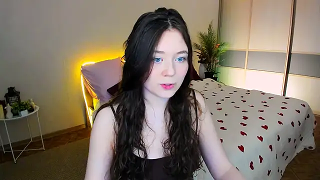 AlluringLookk's Webcam Show