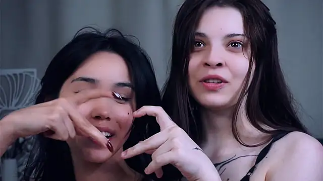 ReynaGrinvalsky Adlı Modelin Canlı XXX Sohbeti
