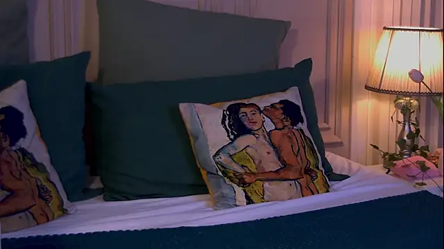 HornyPriestessn Webbikameraesitys
