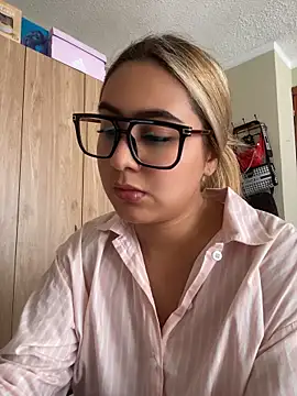 Онлайн чат XXX Miabonnett_