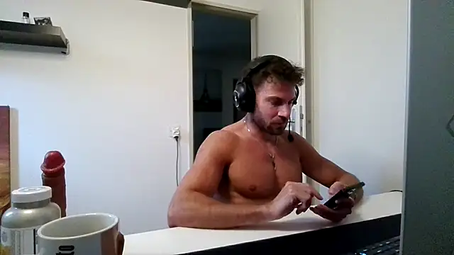 Chat XXX en directo de alpha-hunk