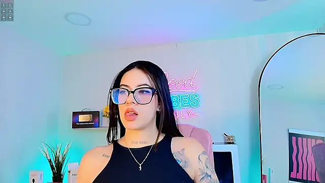 Chatroom XXX en direct de Alice_Vixen