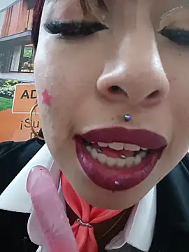 XXX chat uživo modela JULIETH__05