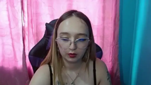 Liaroberts1 Live XXX Chat