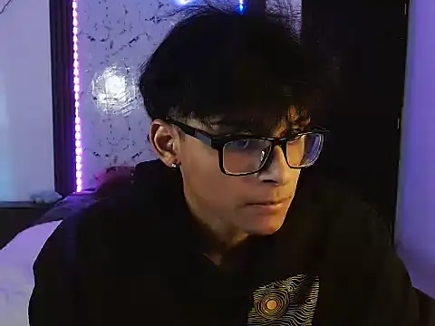 Mr_yisuzz – Naživo XXX chat