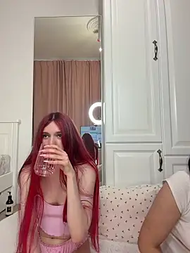 Show webcam de LucyHotty_