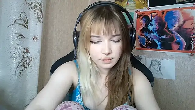 MilaTyan élő XXX-chatje