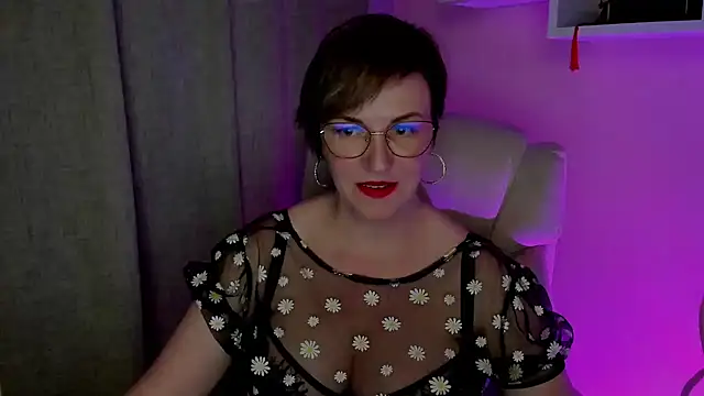 Show modela feliziaDesire na web-kameri