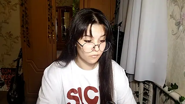 Adilily – webcam-show