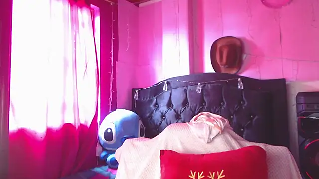 Chatroom XXX en direct de NikkiRous_
