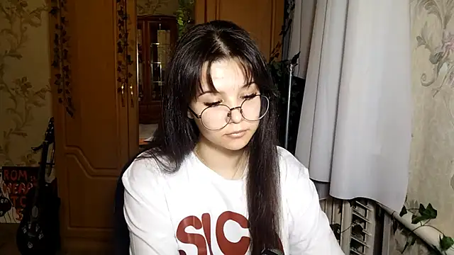 Živý XXX chat Adilily