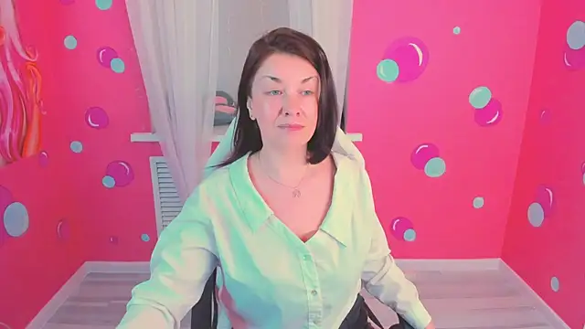 AnaMills Adlı Modelin Canlı XXX Sohbeti