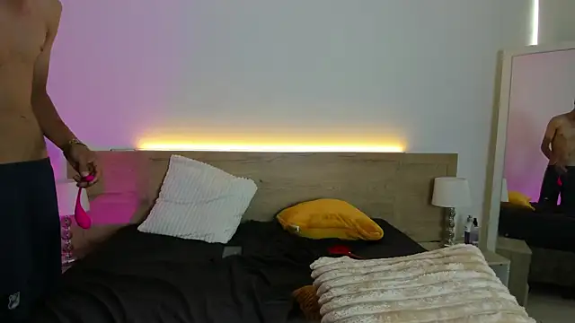 XXX chat uživo modela Ambar_a_Camilo