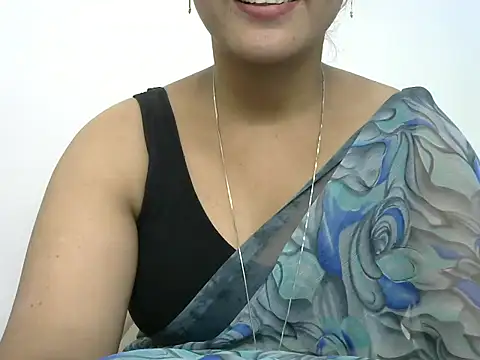 Pokazy przed kamerką – reshmika_reddy