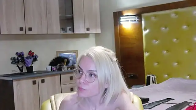 DomCaprisse Live XXX-chat
