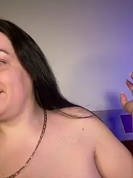 Chatroom XXX en direct de Evelinia