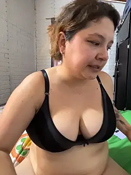 Show modela Arya_Rose69 na web-kameri