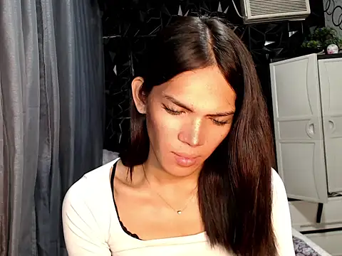 GORGEOUS_CARMEE 在線直播表演
