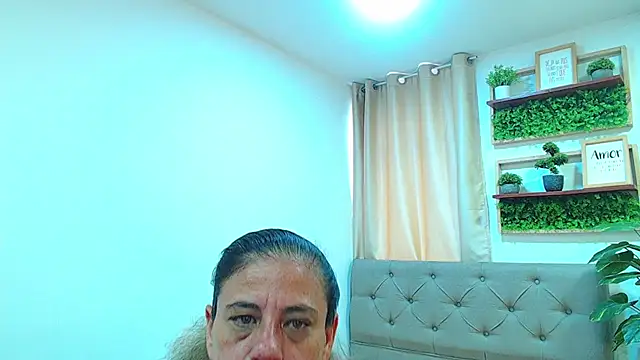 sasi_luna Chat XXX live