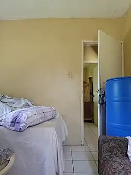 Bonergad élő XXX-chatje
