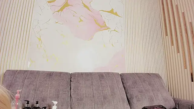 Pokazy przed kamerką – NhoanBrunette