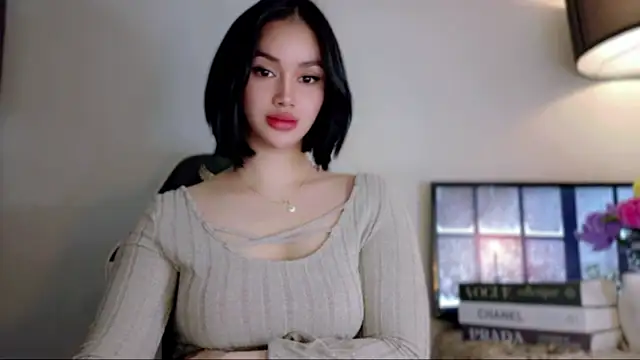 Anna_HollyDoll Show in webcam